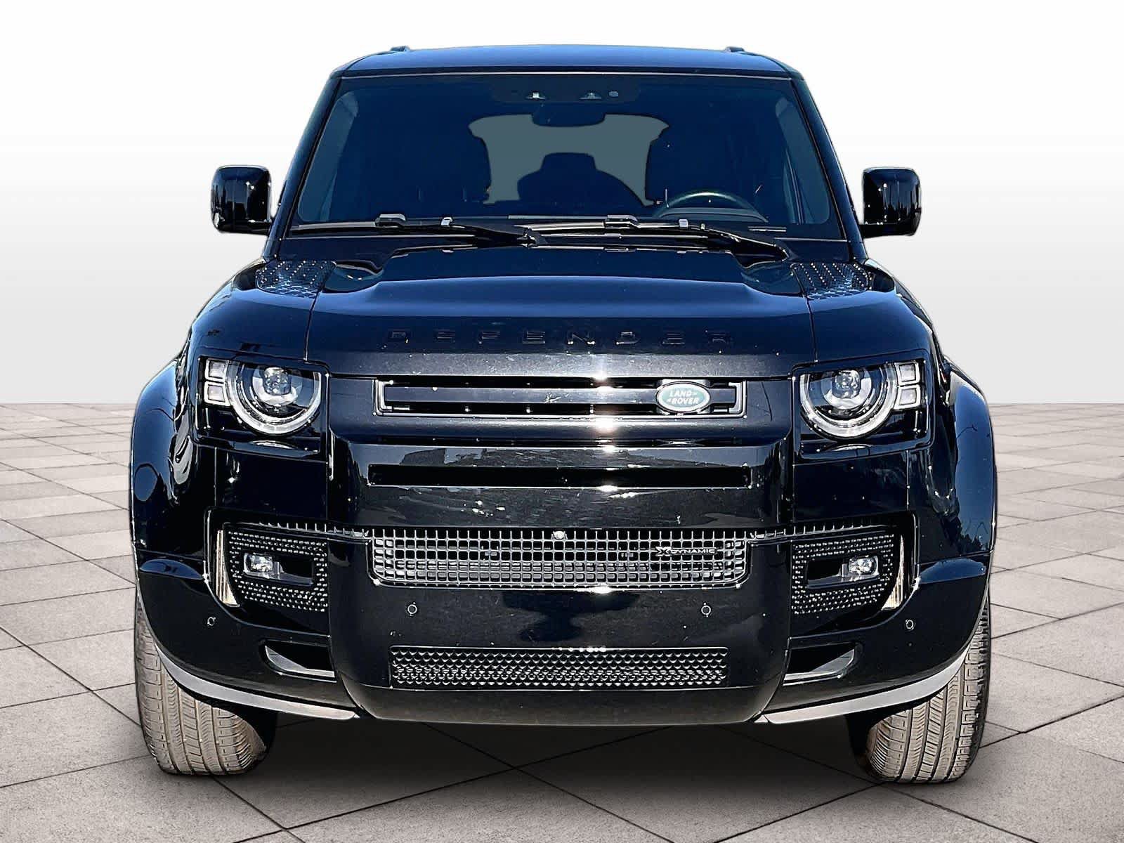 Used 2022 Land Rover Defender 110 X-Dynamic SE AWD/4WD image 2