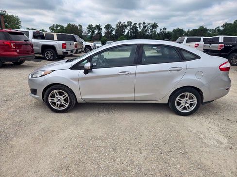 Used 2019 Ford Fiesta SE w/ Cold Weather Package FWD image 5