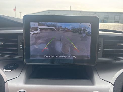 Used 2022 Ford Explorer XLT image 26