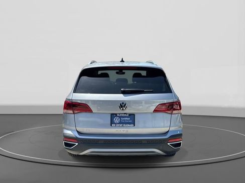 Certified 2023 Volkswagen Taos SE FWD image 4