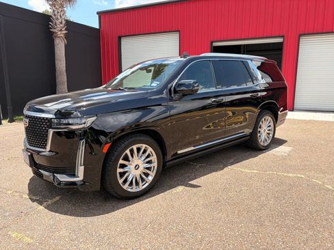 Used 2023 Cadillac Escalade Premium Luxury w/ Performance Package AWD/4WD image 2