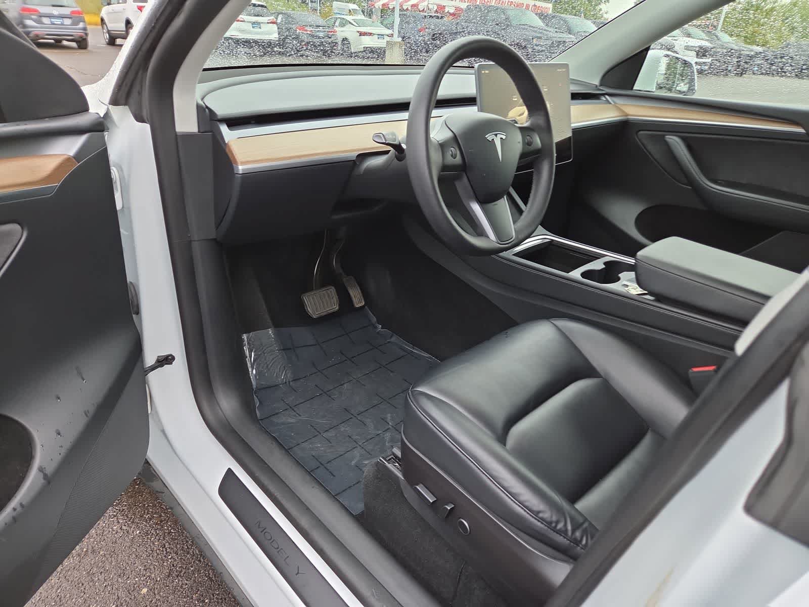 Used 2022 Tesla Model Y Long Range AWD/4WD image 10