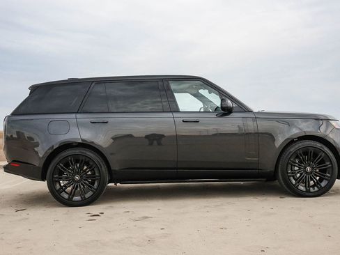 New 2025 Land Rover Range Rover Long Wheelbase SE image 4