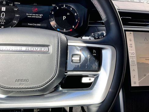 Used 2025 Land Rover Range Rover Long Wheelbase Autobiography image 19