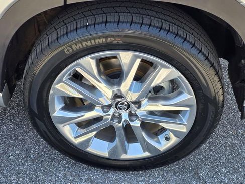 Used 2021 Toyota Highlander Limited image 40