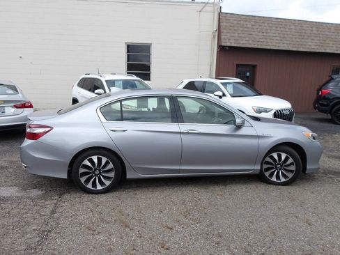 Used 2017 Honda Accord EX-L image 4
