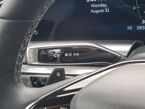 Certified 2024 Cadillac Lyriq Luxury AWD/4WD image 18