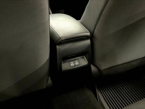 Used 2024 Toyota Corolla SE FWD image 34