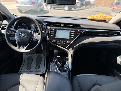 Used 2018 Toyota Camry LE FWD image 16