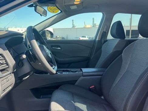 Used 2023 Nissan Rogue SV AWD/4WD image 12