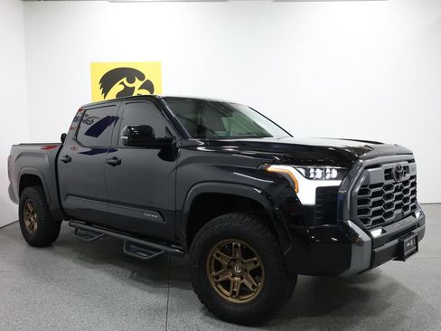 Used 2024 Toyota Tundra Platinum w/ TRD Off-Road Package AWD/4WD image 2