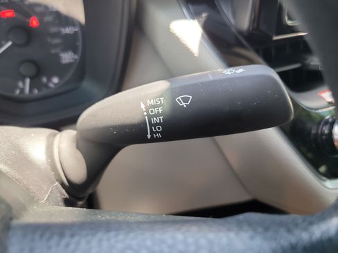 Certified 2025 Toyota Corolla LE FWD image 29