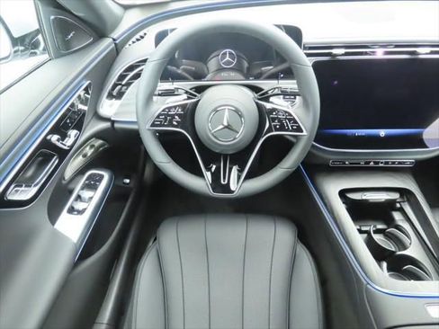 New 2026 Mercedes-Benz E 350 4MATIC Sedan image 11