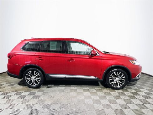 Used 2018 Mitsubishi Outlander SE image 9