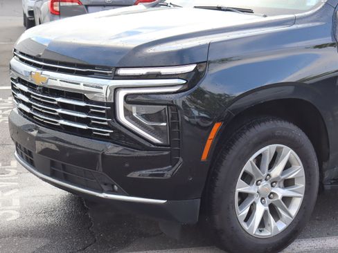 Used 2025 Chevrolet Tahoe Premier AWD/4WD image 6