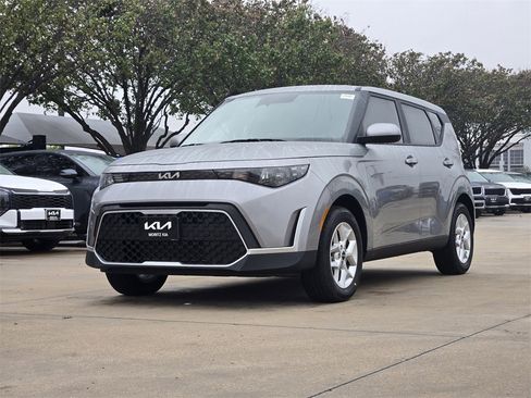 New 2025 Kia Soul LX image 2