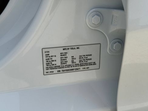 Used 2024 Tesla Model Y Long Range RWD image 29