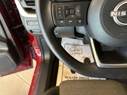 Used 2023 Nissan Rogue SV AWD/4WD image 11