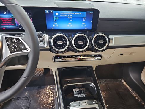 Certified 2026 Mercedes-Benz GLB 250 4MATIC image 21