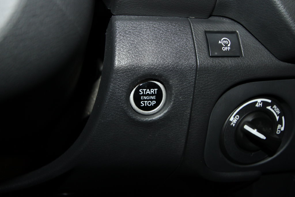 Used 2025 Nissan Frontier PRO-4X w/ Pro Premium Package AWD/4WD image 12