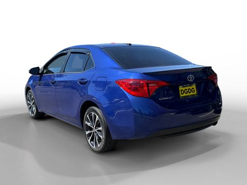Used 2018 Toyota Corolla SE FWD image 3