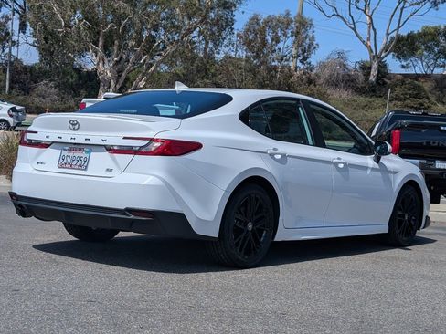Used 2025 Toyota Camry SE FWD image 13