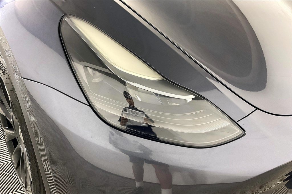 Used 2023 Tesla Model Y Long Range AWD/4WD image 27