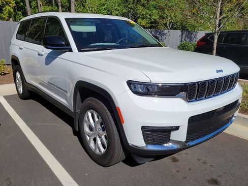 Used 2023 Jeep Grand Cherokee L Limited w/ Luxury Tech Group II image 3