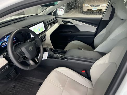 Used 2026 Toyota Camry XLE AWD/4WD image 10