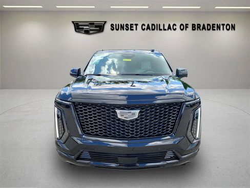 New 2026 Cadillac Escalade ESV Platinum Sport w/ LPO, ONYX Package image 2