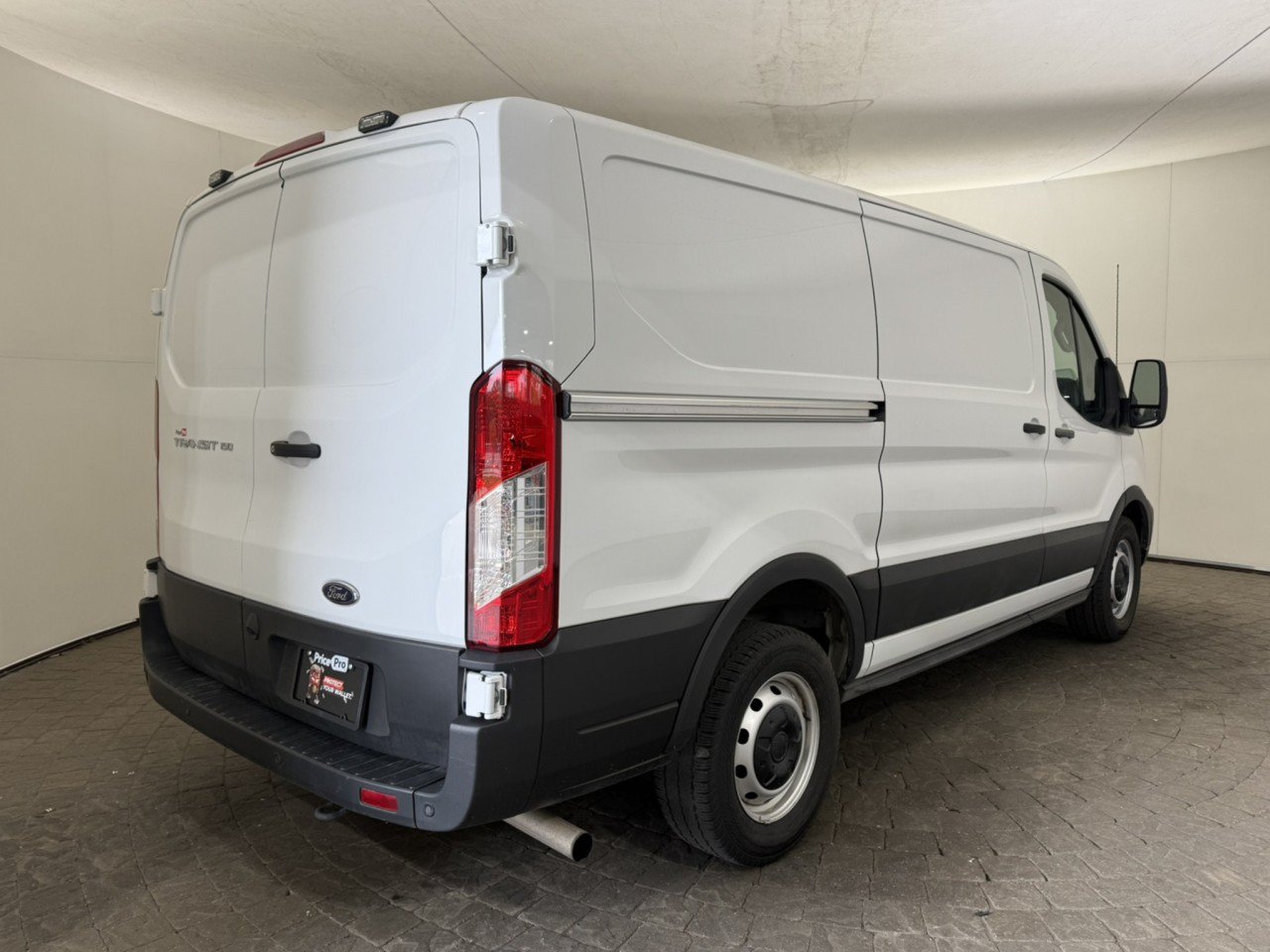 Used 2024 Ford Transit 150 Low Roof RWD image 9