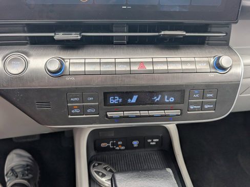 Used 2024 Hyundai Kona SEL FWD image 15