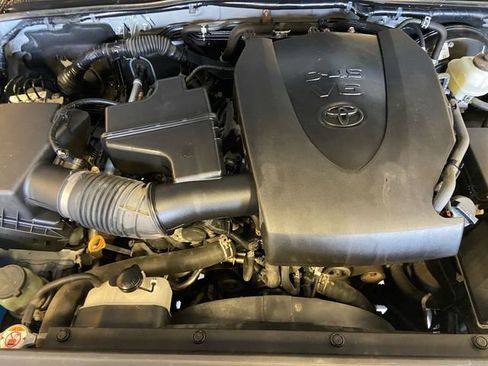 Used 2021 Toyota Tacoma TRD Sport image 19