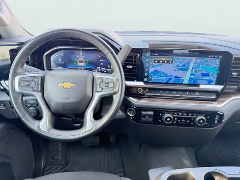 Used 2025 Chevrolet Silverado 1500 LT AWD/4WD image 22
