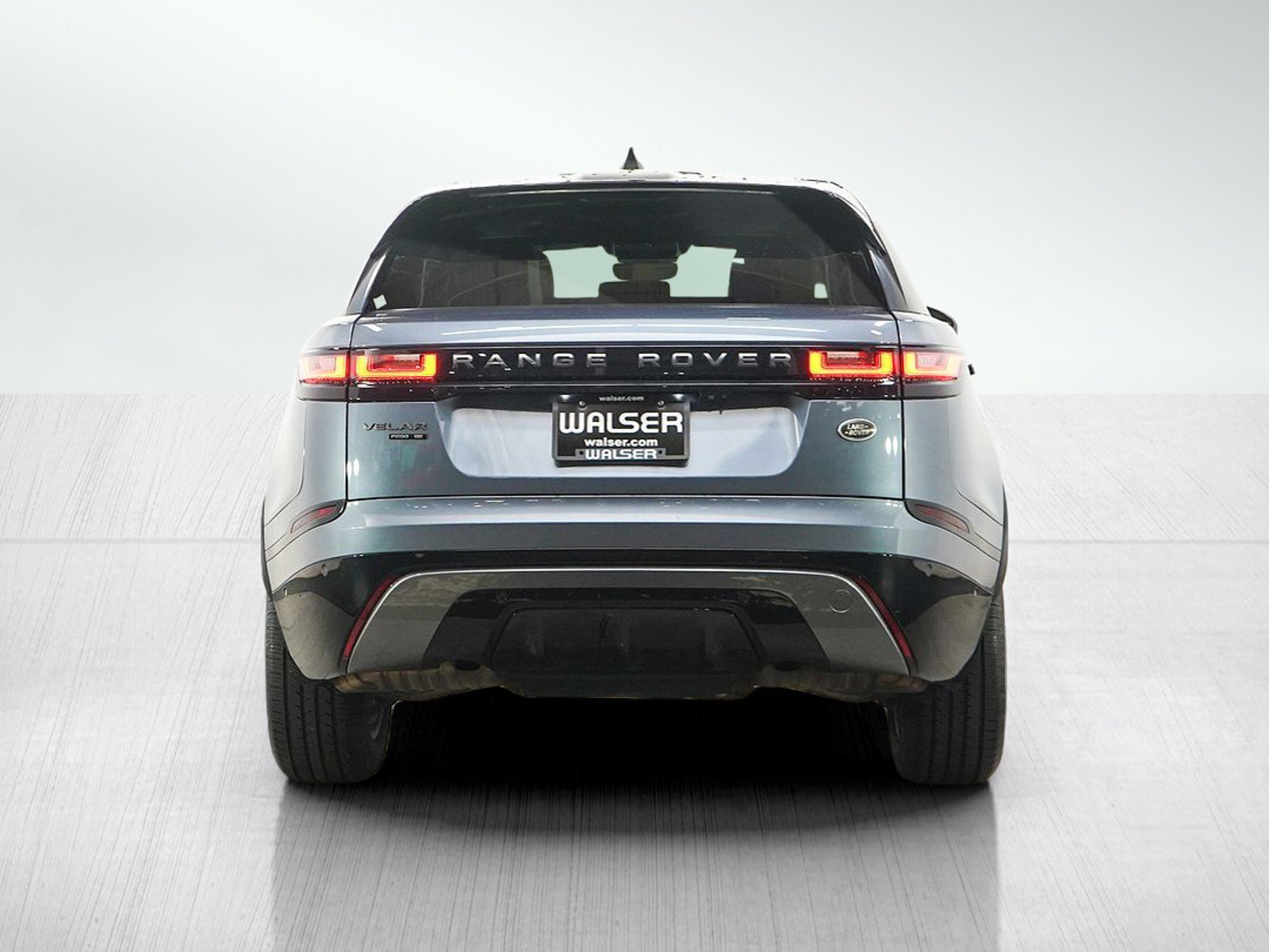 Used 2019 Land Rover Range Rover Velar R-Dynamic SE AWD/4WD image 4