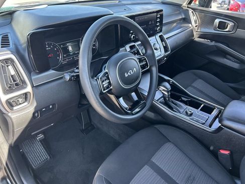 Used 2022 Kia Sorento LX FWD image 15