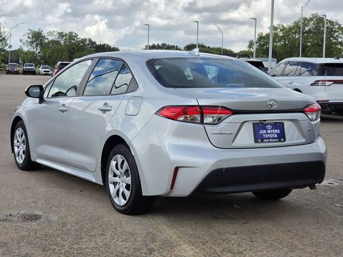 Used 2025 Toyota Corolla LE FWD image 7