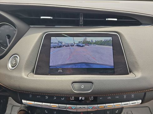 Used 2023 Cadillac XT4 Premium Luxury FWD image 20