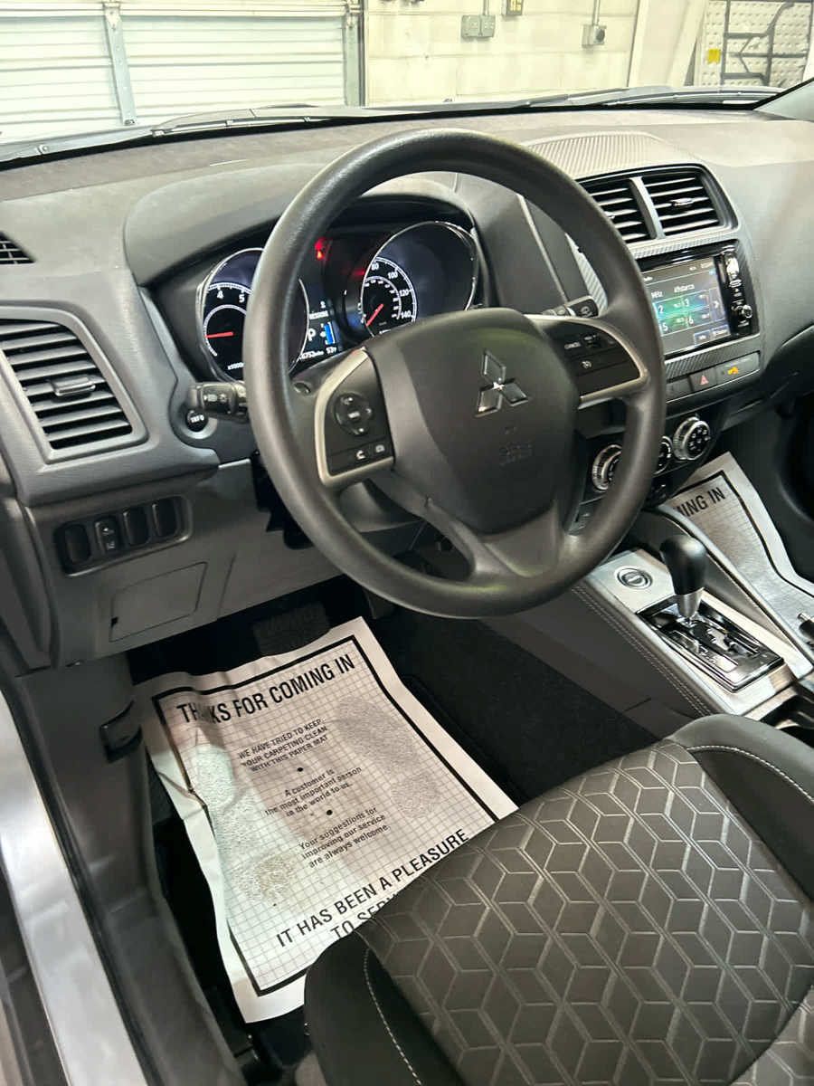 Used 2025 Mitsubishi Outlander Sport ES AWD/4WD image 9