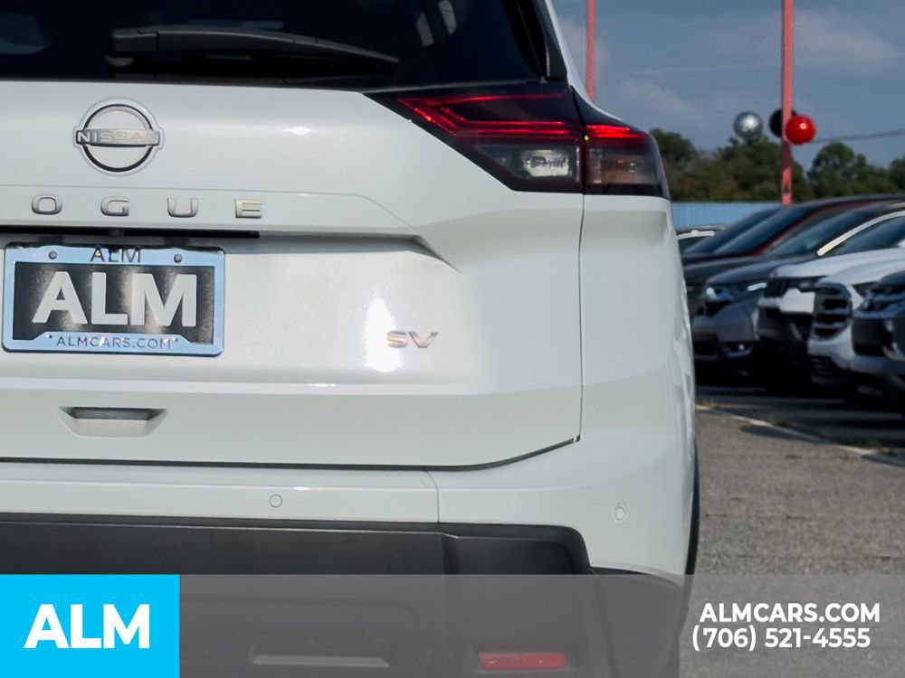 Used 2024 Nissan Rogue SV FWD image 15