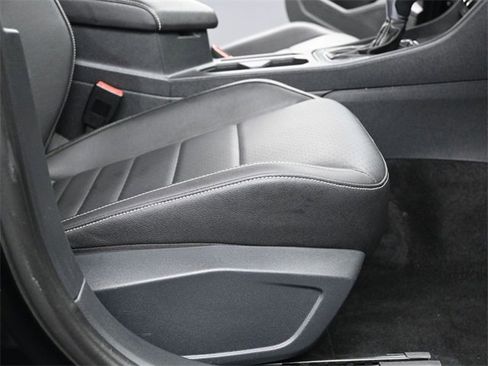 Used 2024 Volkswagen Jetta SE image 14