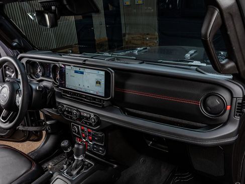 Used 2025 Jeep Gladiator Rubicon image 17