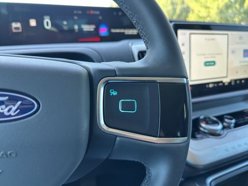 Certified 2025 Ford Expedition Active AWD/4WD image 28