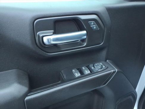Used 2022 Chevrolet Silverado 1500 Custom image 10