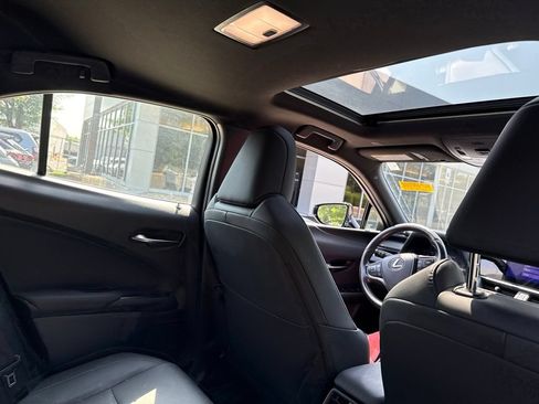 Used 2024 Lexus UX 250h F Sport AWD/4WD image 9