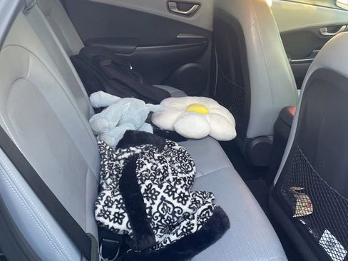 Used 2018 Hyundai Kona Limited image 8