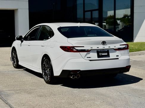 Used 2025 Toyota Camry SE w/ Convenience Package FWD image 10