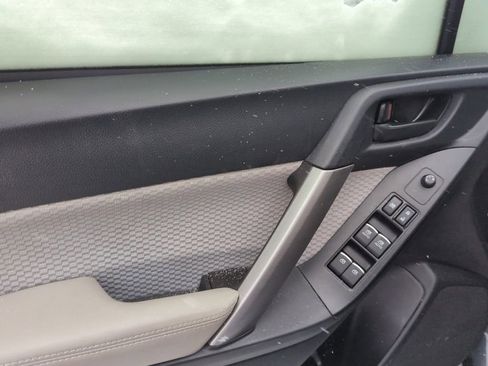 Used 2017 Subaru Forester 2.5i Premium w/ All-Weather Package image 8