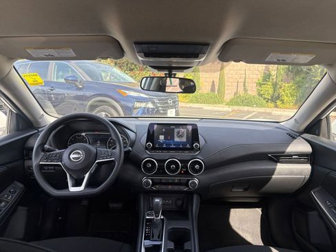 Used 2025 Nissan Sentra SV image 32