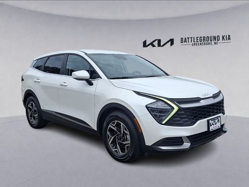 Certified 2024 Kia Sportage LX FWD image 1